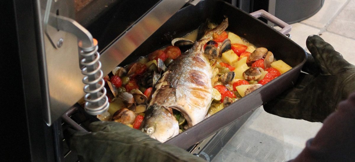 DOMINOのオーブンで焼いた魚介料理