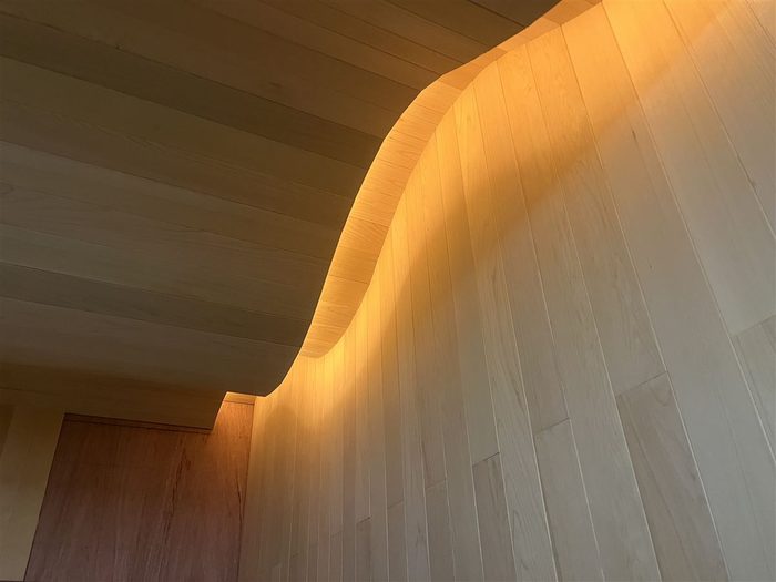 当社施工:曲面の木パネルのディテール
