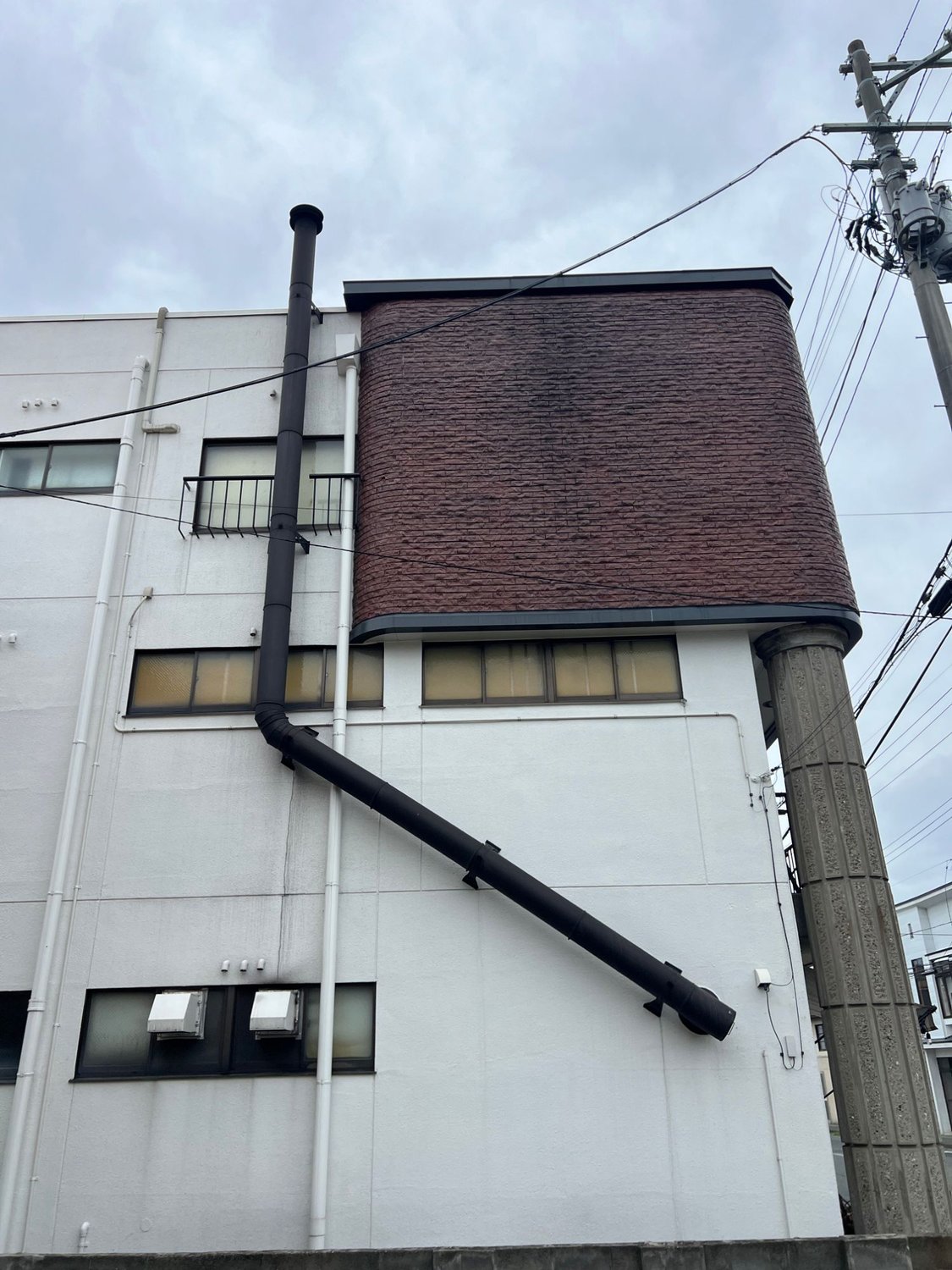 岩手県北上市での煙突掃除（薪窯（石窯））