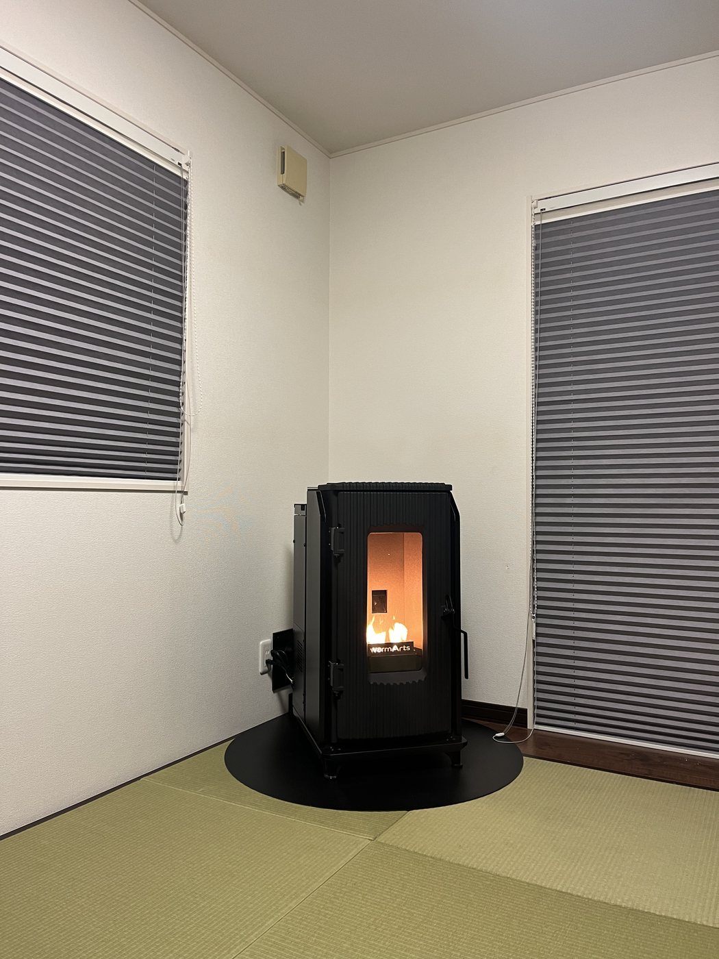 D'STYLE ペレットストーブ施工事例 和室の隅に（ウォームアーツ）