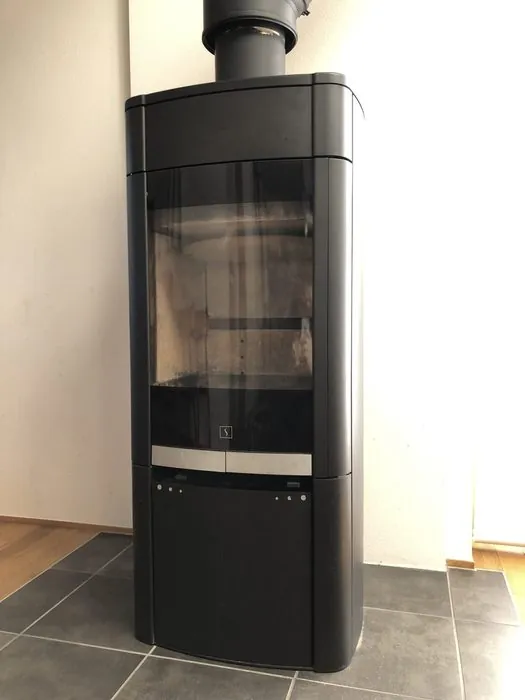 モダンな薪ストーブの施工事例(岩手・盛岡 D'STYLE)